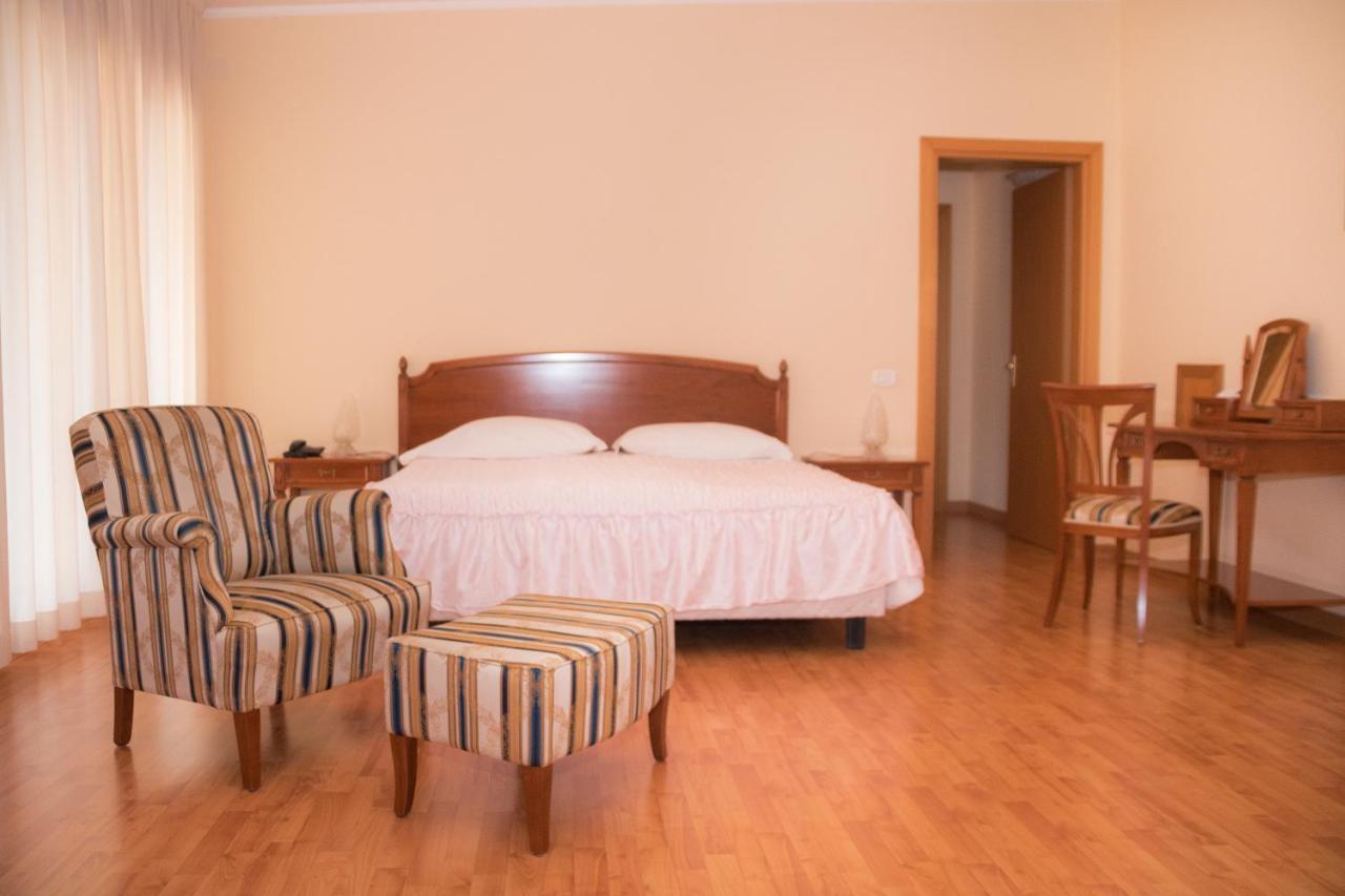 Ruggiero Park Hotel 발로 델라 루카니아 외부 사진